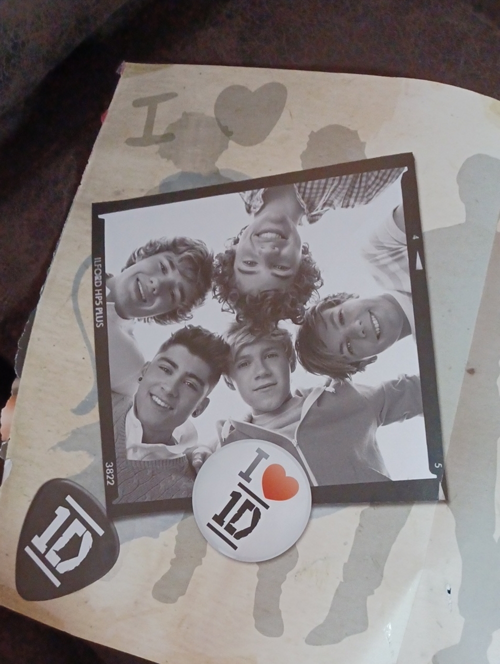 Free Add-on One Direction Poster - Picture 2 of 5